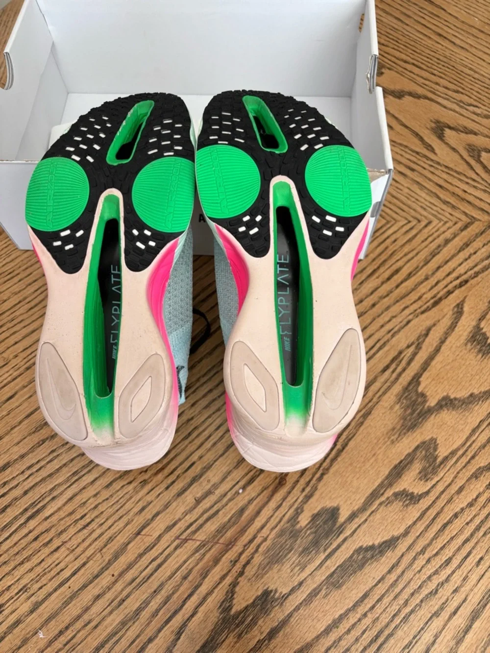 Nike Women Air Zoom Alphafly - Picture 2 of 5